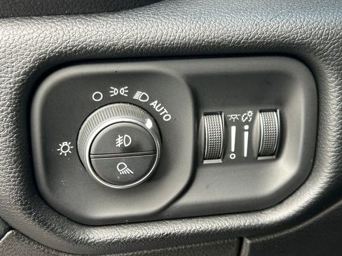 Used 2019 RAM 1500 Laramie w/ Sport Appearance Package image 38