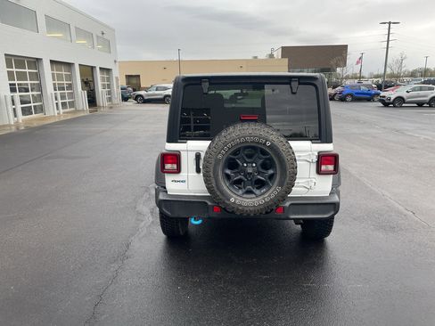 Used 2023 Jeep Wrangler Unlimited w/ Cold Weather Group AWD/4WD image 5