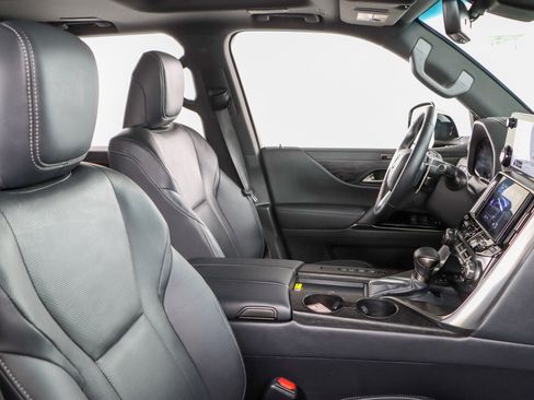 Used 2024 Lexus LX 600 4WD w/ Interior Upgrade Package image 29