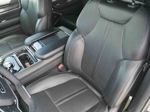 Certified 2023 Jeep Wagoneer L 4WD image 27