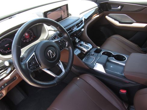 Certified 2024 Acura MDX SH-AWD w/ Advance Package image 17