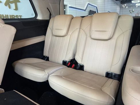 Used 2017 Mercedes-Benz GLS 450 4MATIC image 26