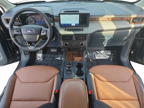 Used 2023 Ford Maverick Lariat w/ Lariat Luxury Package image 9