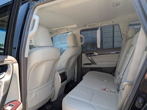 Used 2016 Lexus GX 460 w/ Premium Package AWD/4WD image 19