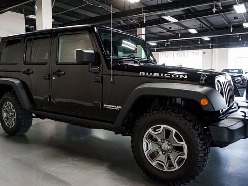 Used 2013 Jeep Wrangler Unlimited Rubicon w/ Connectivity Group image 30