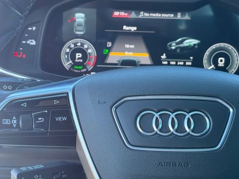Used 2021 Audi A7 e Prestige w/ Prestige Package image 21