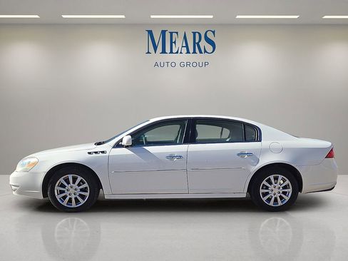 Used 2011 Buick Lucerne CXL image 2