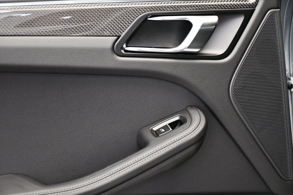 Certified 2026 Porsche Macan Turbo AWD/4WD image 43