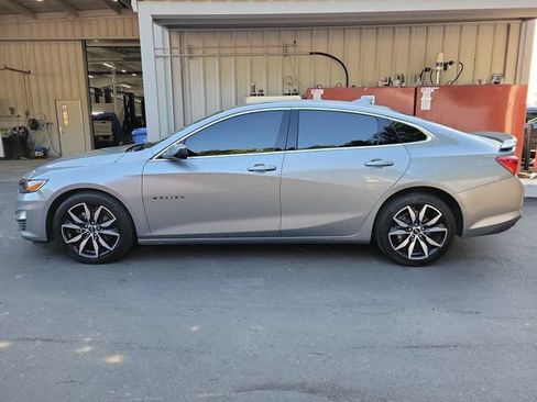 Used 2025 Chevrolet Malibu RS FWD image 4