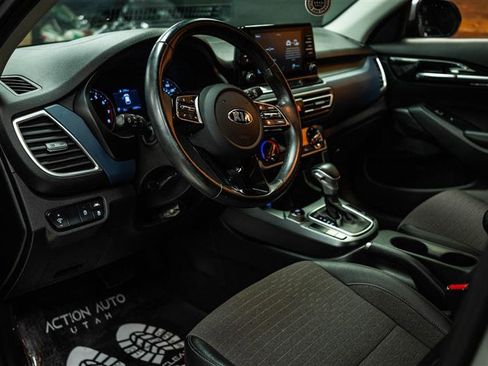 Used 2021 Kia Seltos S image 8