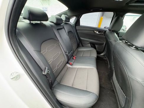 Used 2025 Kia K4 EX FWD image 27