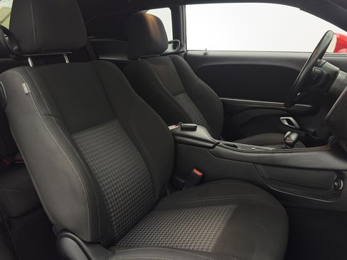 Used 2023 Dodge Challenger SXT RWD image 30