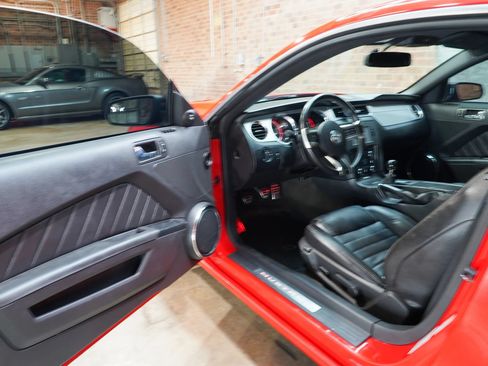 Used 2013 Ford Mustang GT Premium RWD image 23