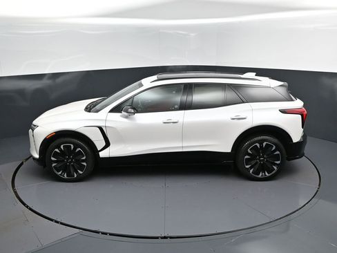 New 2025 Chevrolet Blazer EV RS w/ Super Cruise Package AWD/4WD image 32