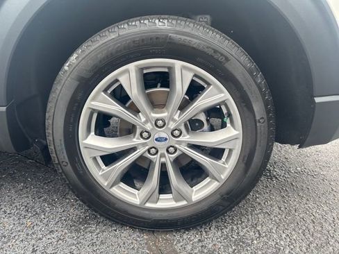 Used 2023 Ford Explorer XLT w/ Equipment Group 202A image 31