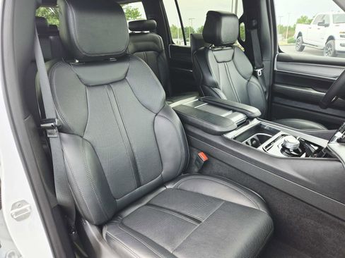 Used 2025 Jeep Wagoneer Series II w/ Premium Group I AWD/4WD image 21