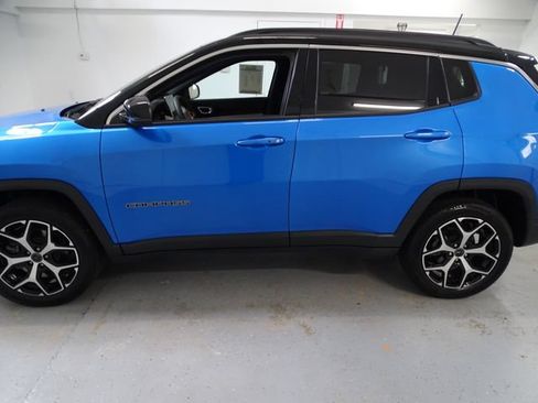 Certified 2025 Jeep Compass Limited AWD/4WD image 18