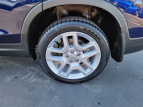 Certified 2025 Honda Passport EX-L image 5