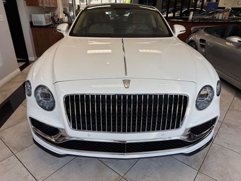 Used 2022 Bentley Flying Spur V8 AWD/4WD image 4