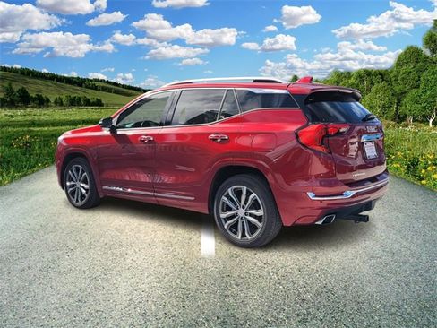 Used 2019 GMC Terrain Denali w/ Advanced Safety Package image 3