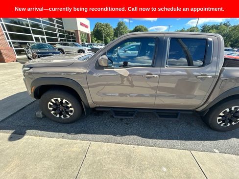 Used 2023 Nissan Frontier PRO-4X w/ Technology Package AWD/4WD image 9