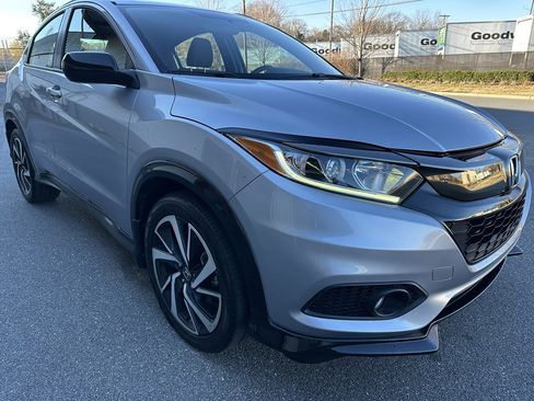 Used 2019 Honda HR-V Sport image 7