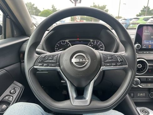 Used 2024 Nissan Sentra SV FWD image 22