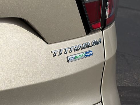 Used 2018 Ford Escape Titanium w/ Ford Safe & Smart Package AWD/4WD image 28