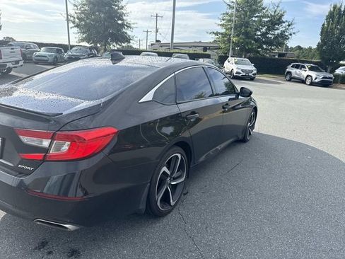 Used 2018 Honda Accord Sport image 7