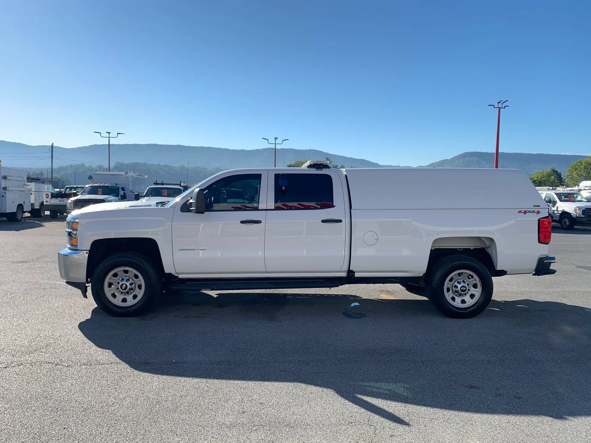 Used 2017 Chevrolet Silverado 3500 W/T AWD/4WD image 5