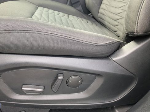 Used 2020 Ford Explorer XLT image 21