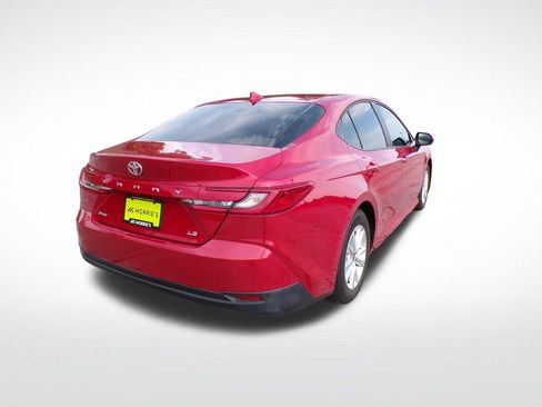 Used 2025 Toyota Camry LE FWD image 5