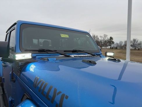 Used 2021 Jeep Gladiator Sport AWD/4WD image 5