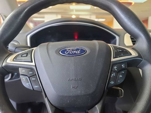 Used 2014 Ford Fusion SE image 27