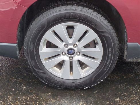 Used 2017 Subaru Outback 2.5i Premium image 32