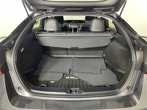 Used 2020 Toyota Prius XLE image 19