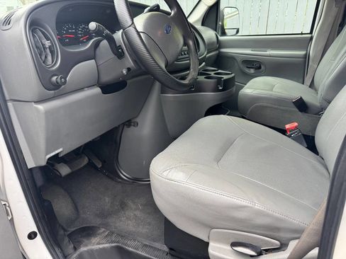 Used 2006 Ford E-250 and Econoline 250 Extended image 7