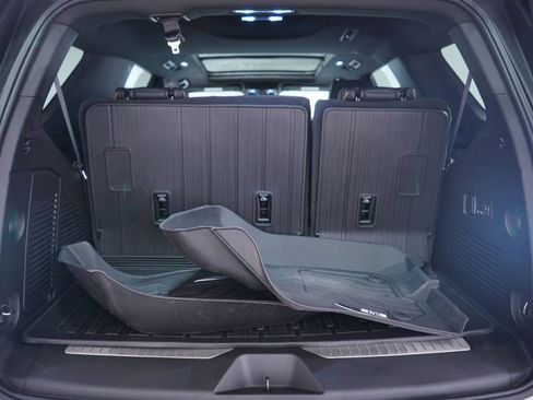 Used 2024 GMC Yukon AT4 w/ AT4 Premium Plus Package image 23