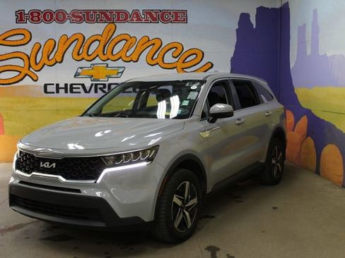 Used 2022 Kia Sorento LX AWD/4WD image 2