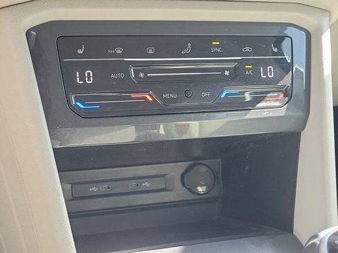 Certified 2023 Volkswagen Tiguan SE FWD image 25
