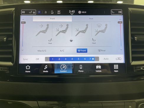 Used 2024 Chrysler Pacifica Touring-L image 23