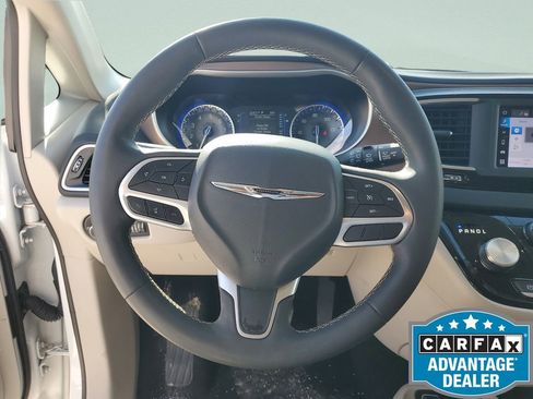 Used 2024 Chrysler Voyager LX image 16