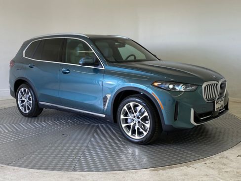 New 2026 BMW X5 xDrive50e w/ Premium Package image 7