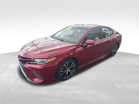 Used 2018 Toyota Camry SE w/ Moonroof Package FWD image 7