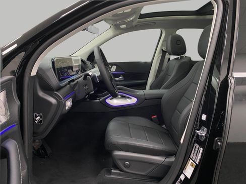 New 2026 Mercedes-Benz GLS 450 4MATIC image 33