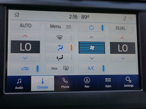 Used 2020 Ford Fusion SE image 9