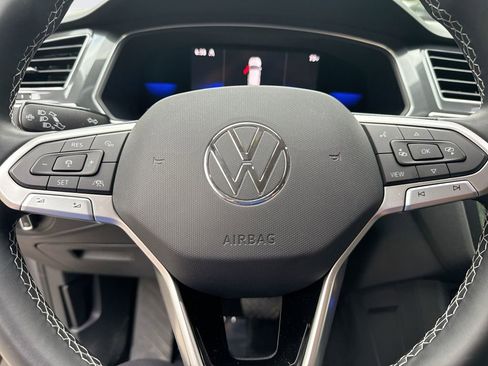 Used 2023 Volkswagen Tiguan SE AWD/4WD image 18