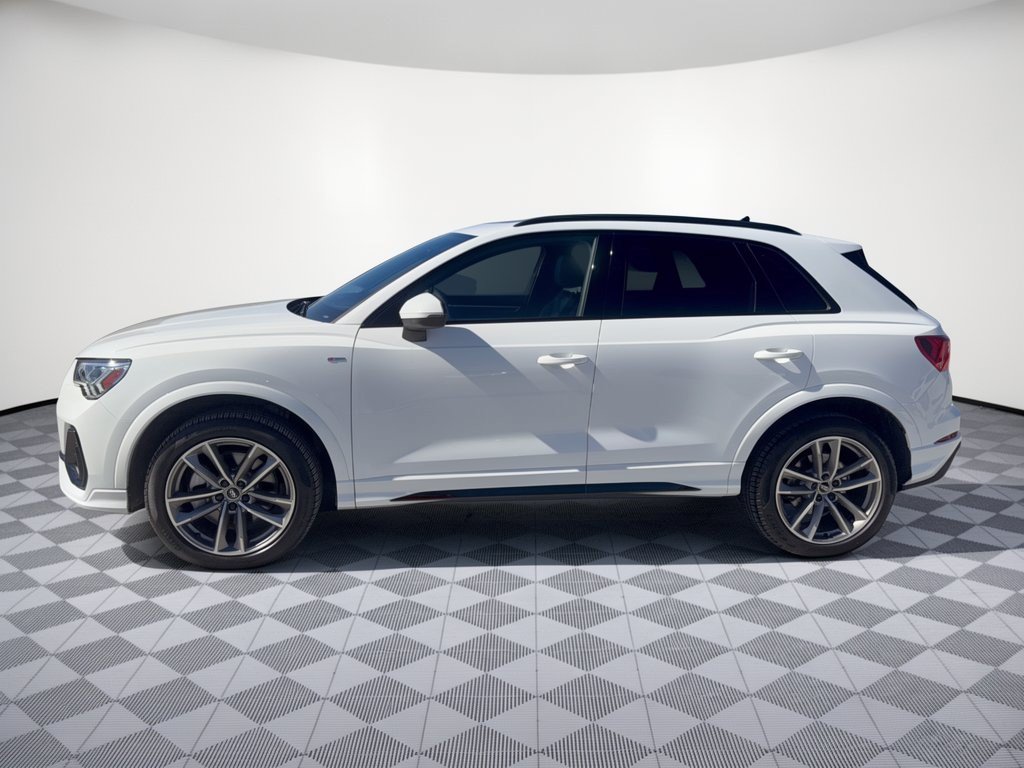 Certified 2025 Audi Q3 2.0T Premium w/ Convenience Package AWD/4WD image 2