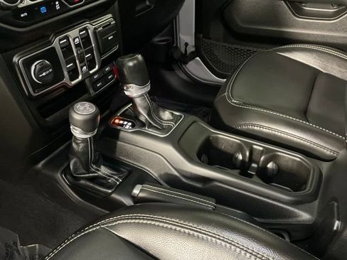 Used 2023 Jeep Wrangler Unlimited Sahara image 19