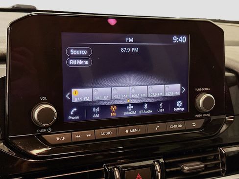 Used 2023 Nissan Pathfinder SV w/ SV Premium Package image 21